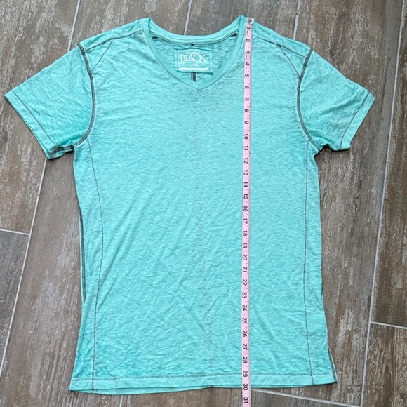 Buckle Black Light Green V-Neck T-Shirt - Picture 4 of 5